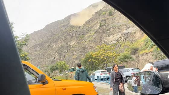 Landslide and rockfall bring traffic to a halt on G350 highway in Sichuan, China