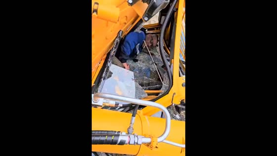 Driver survives crane overturn in Yakutia, requests cigarette while trapped