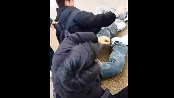Person slips on icy road in Xinjiang, China
