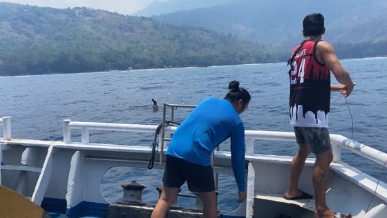 Rescue efforts amid sinking boat in Subic, Zambales