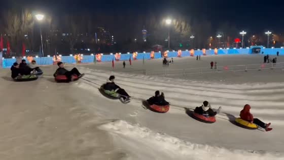 Snow tubing mishap throws rider off in Liaoning, China