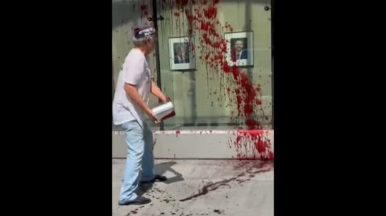 Mike Ferner arrested after tossing cow's blood at UN building in New York, USA