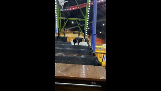 Man faints on amusement park swing in Jiangsu, China