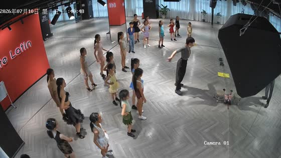Shoe flies off instructor's foot during dance lesson in Sichuan, China