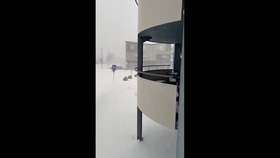 Severe snowfall affects travel and daily activities in Reykjavík, Iceland