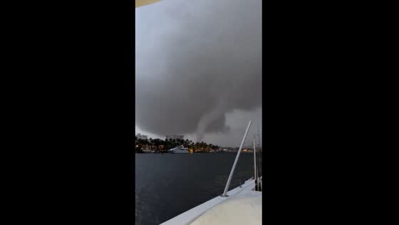 Tornado touchdown in Fort Lauderdale: harrowing waterside view 