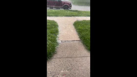 Hailstorm batters Winterset, Iowa