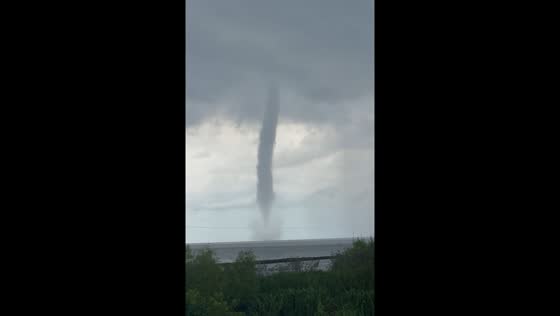Massive waterspout on Lake Pontchartrain near Madisonville