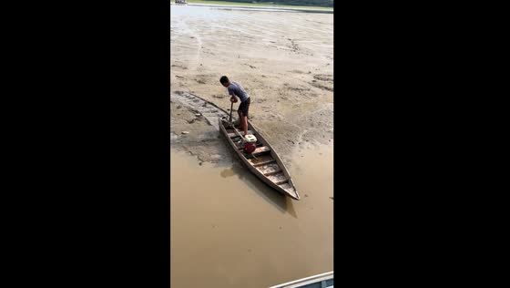 Young Amazonian overcomes river drought challenge with skill and determination