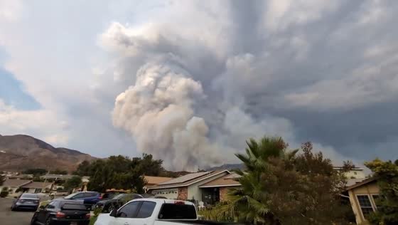 Massive smoke cloud covers Highland, California due to Line Fire
