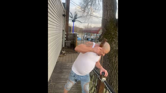 Man fails to break liquor bottle on his head in Cincinnati, Ohio