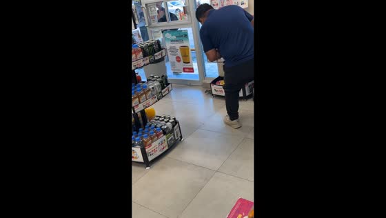 Squirrel dodges people while causing chaos inside store in Playa del Carmen, Quintana Roo, Mexico