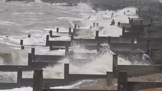 High tide hits North Kent coastline