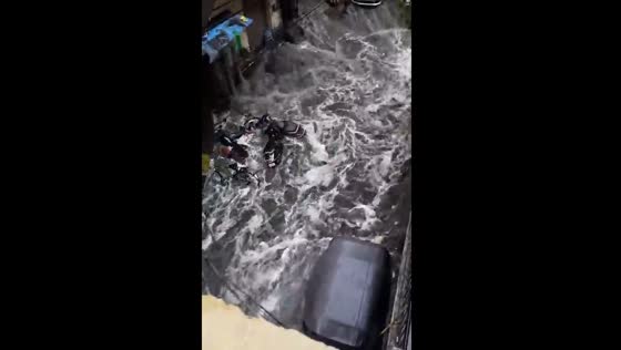 Deluge hits Sriniwaspuri, Delhi: severe flooding after heavy rainfall