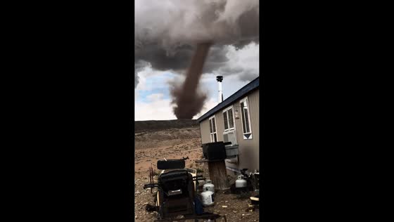 Powerful twin tornadoes destroy homes in Utah, USA