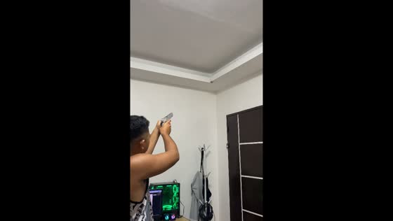 Toy gun knocks spider from ceiling in San Carlos City