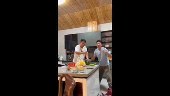 Watermelon-cracking challenge goes wrong in Inner Mongolia, China