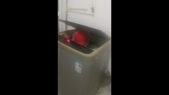 Washing machine malfunction surprises owner in Anhui, China