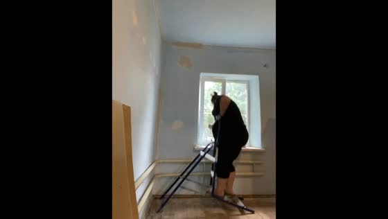 Woman falls after ladder breaks during home renovation in Stavropol Krai, Russia