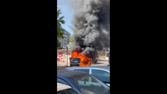 Car bursts into flames near convenience shop in Plovdiv, Bulgaria