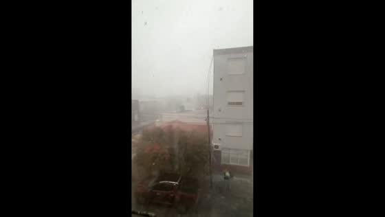 Hailstorm and strong winds cause chaos in Bahía Blanca , Argentina