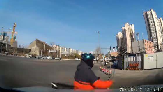 Scooter collision at intersection in Guizhou, China