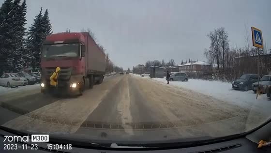 15-year-old survives after being hit by truck while crossing road without caution in Murom, Russia