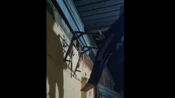Pull-up bar falls off the wall during exercise in Chlef, Algeria
