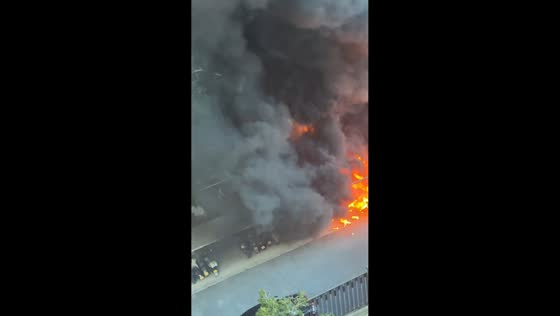 Intense fire erupts in motorcycle parking area in Zhejiang, China