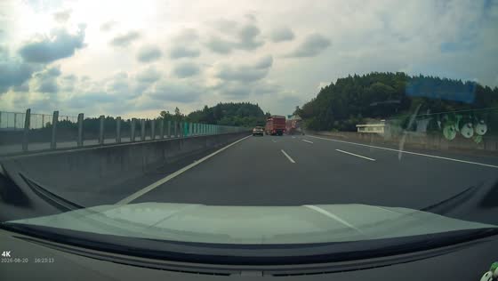 Truck crashes into auto transporter on highway in Sichuan, China 