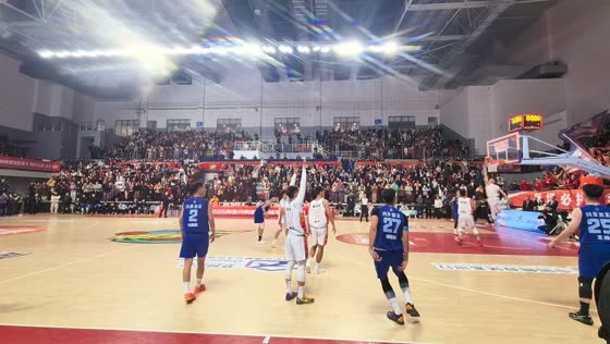 Taizhou player sinks game-winning three-pointer in Zhejiang, China