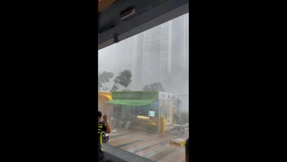 Typhoon Noul batters high-rise district with powerful winds and heavy rain in Shanwei, China