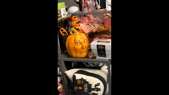 Man imitates realistic Halloween pumpkin face in Würzburg, Germany