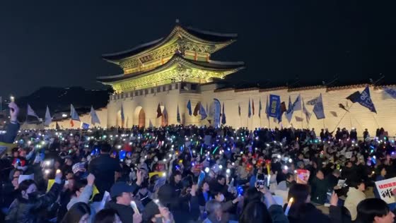 Protesters demand Yoon Seok-yeol's dismissal in Seoul, South Korea