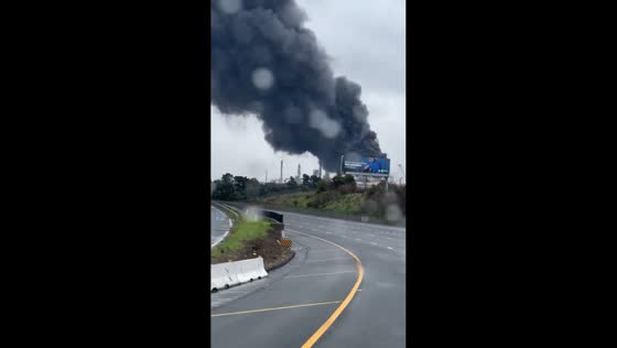 Refinery fire erupts due to hydrocarbon leak in Martinez, California, USA