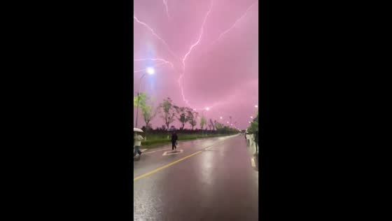 Stunning lightning display caught on camera in Shaanxi, China