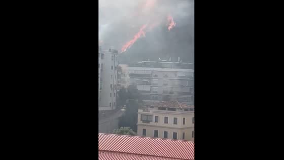 Fire near Rome's court of justice creates high smoke column