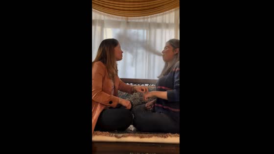 Flour-fueled rubber band roulette: hilarious mess in Isfahan, Iran