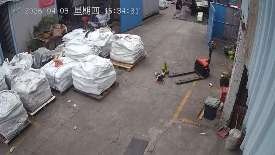Two children get into trouble while playing in warehouse in Guangdong, China