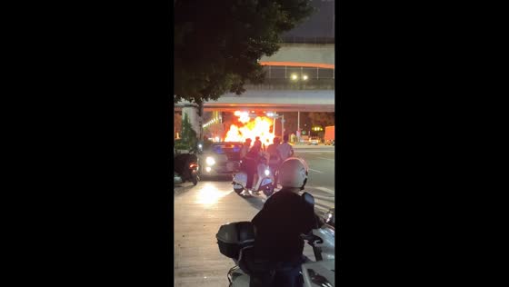 Van erupts in flames on roadway in Guangdong, China