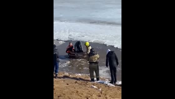 Teenagers rescued from thin ice on Ural River in Orenburg, Russia