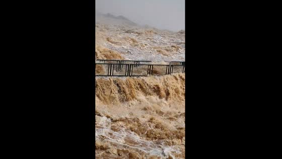 Powerful Iguazú Falls roar to life as river swells