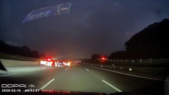 Speeding SUV sideswipes vehicles in tight highway gap in Jiangxi, China