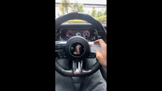 Card mishap triggers airbag deployment in Sichuan, China