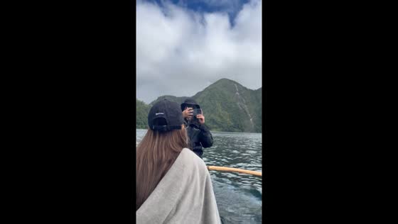 Near miss: phone photography at Lake Holon takes a dangerous turn