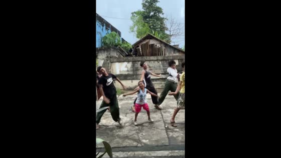 Kids perform modern “Jingle Bells” Christmas caroling in Plaridel, Philippines