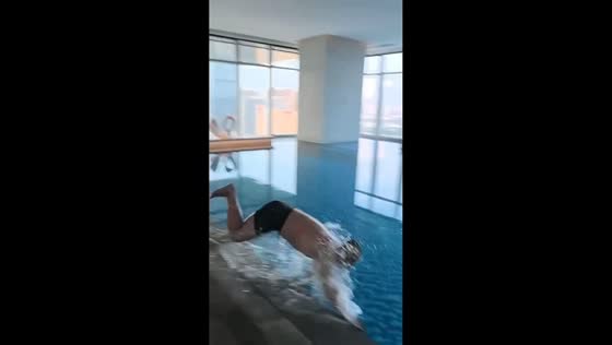 Man accidentally slips into pool in Liaoning, China