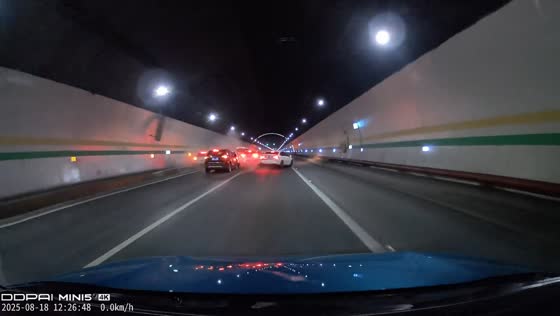 Dashcam captures multi-car crash narrowly avoided in Yunnan, China