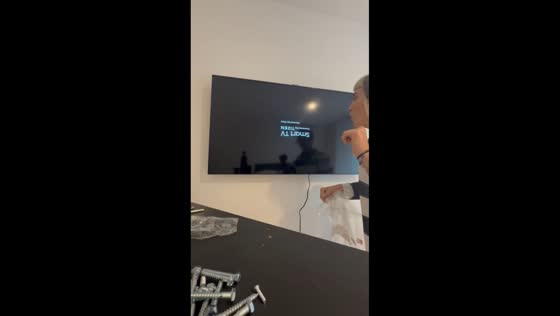 TV mounting mishap ends with laughter in Buenos Aires, Argentina