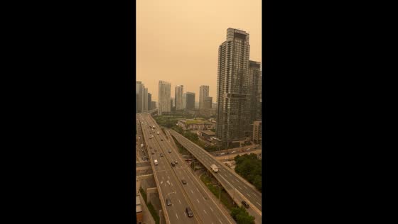 Wildfire smoke turns Toronto sky orange amid hazardous air quality in Canada
